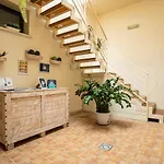 Trapani Home بيت ضيافة 4*