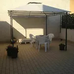 Trapani Home بيت ضيافة 4*