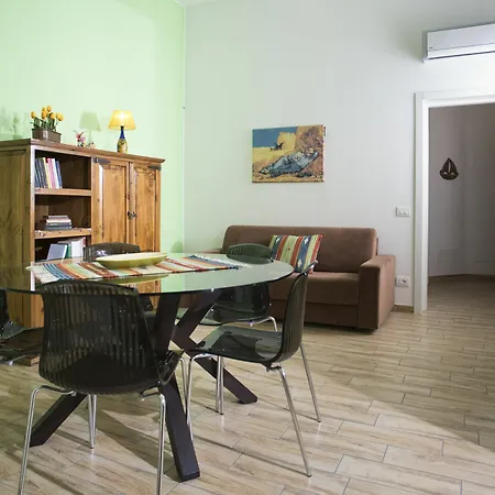 Trapani Home 게스트하우스 4*