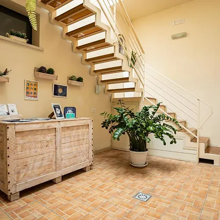 Trapani Home Pensión 2*