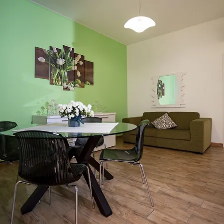 Trapani Home Pensión 4*