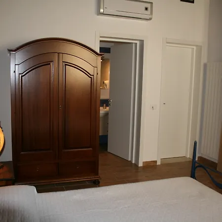 Πανσιόν Trapani Home 4*